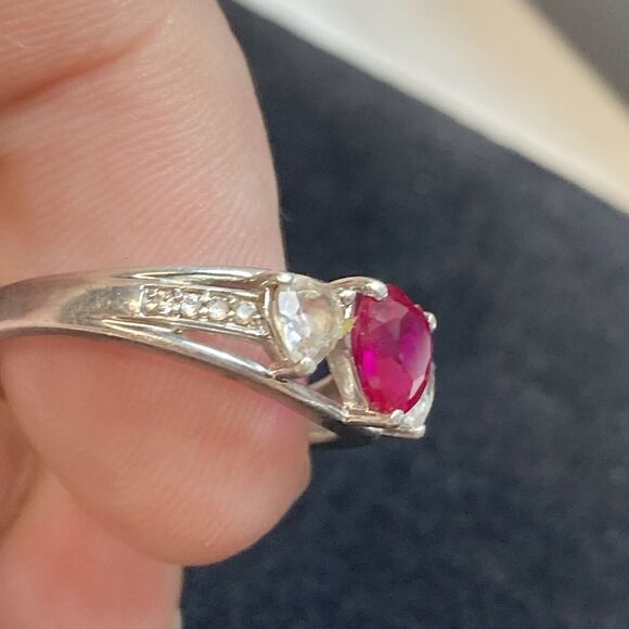 Lab Created Ruby And White Sapphire 3 Heart Sterling silver Ring Sz 7 - Picture 2 of 6